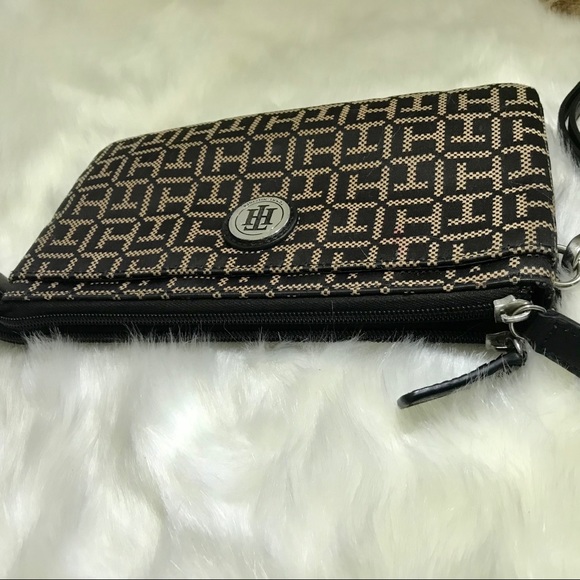 TOMMY HILFIGER Handbag purse. - Picture 5 of 8